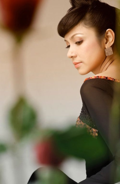 Sở dĩ có một vỏ bọc hoàn hảo, nên đã có thời điểm, cả thành phố Sài Gòn đều đinh ninh rằng Trần Văn Giao là một đại gia cỡ bự khi thấy Giao tuổi trẻ như thế mà kiêm nhiệm nhiều chức vụ lớn ở nhiều công ty nhà nước và tư nhân khác nhau. Ngoài vai trò giám đốc Công ty Đông Phương, Trần Văn Giao còn làm Phó Giám đốc cho một công ty nhà nước khác và là thành viên Hội đồng quản trị của một ngân hàng có uy tín, cùng hàng loạt công ty "ma" do Giao lập ra để dễ bề lừa đảo. Giao giới thiệu khách hàng từ công ty này sang công ty kia để thực hiện hành vi lừa đảo khép kín, hoàn hảo của mình. Sở dĩ có một vỏ bọc hoàn hảo, nên đã có thời điểm, cả thành phố Sài Gòn đều đinh ninh rằng Trần Văn Giao là một đại gia cỡ bự khi thấy Giao tuổi trẻ như thế mà kiêm nhiệm nhiều chức vụ lớn ở nhiều công ty nhà nước và tư nhân khác nhau. Ngoài vai trò giám đốc Công ty Đông Phương, Trần Văn Giao còn làm Phó Giám đốc cho một công ty nhà nước khác và là thành viên Hội đồng quản trị của một ngân hàng có uy tín, cùng hàng loạt công ty "ma" do Giao lập ra để dễ bề lừa đảo. Giao giới thiệu khách hàng từ công ty này sang công ty kia để thực hiện hành vi lừa đảo khép kín, hoàn hảo của mình.