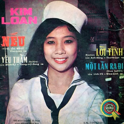 Ca sĩ Kim Loan theo học lò nhạc sĩ Nguyễn Đức từ khi lên 8-9 tuổi. Nhạc sĩ Nguyễn Đức được ví như một phù thủy đào tạo ra những nghệ sĩ, ca sĩ nổi danh với các nghệ danh mang chữ Kim như: Kim Cương, Kim Hương, Kim Cúc, Kim Anh, Kim Loan... Cô bắt đầu sự nghiệp ca hát của mình vào ngày 8 tháng 8 năm 1966, năm đó cô đúng 17 tuổi rưỡi, với nhạc phẩm "Căn nhà ngoại ô" và ngay lập tức nổi danh. Kim Loan có chất giọng hơi khàn, nghẹt mũi một chút. Cô đến ca trường nhạc giới giữa lúc Phương Dung, Hoàng Oanh, Hà Thanh, Phương Hoài Tâm, Phương Hồng Hạnh… đang làm mưa làm gió khắp các sân khấu.