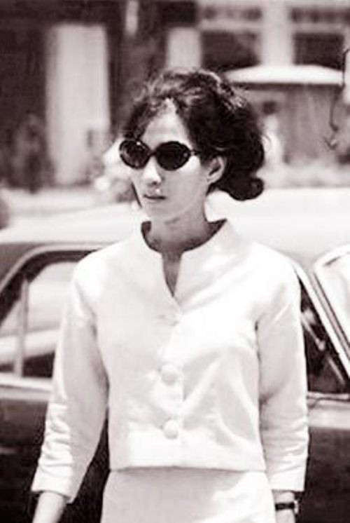 Đầu tháng 1/1967, vợ Đại Cathay ra Trại Cửu Sùng thăm chồng. Gặp Đại Cathay, cô báo cho chồng biết đã lo xong việc tổ chức cho Đại Cathay vượt ngục. Theo kế hoạch, đám lính gác sẽ làm ngơ cho Đại Cathay và một số đàn em trốn ra khỏi trại. Một xuồng máy chờ sẵn dưới bãi biển để đưa đám tù ra khơi, rồi có tàu hải quân thuê sẵn rước Đại về đất liền. Đúng 12 giờ đêm ngày 7/1/1967, Đại Cathay dẫn cả bọn đàn em đào thoát ra ngoài. Theo sự phân công của Đại Cathay, đám tù trốn trại chia làm hai tốp. Tốp thứ nhất gồm năm tên đi trước để nghi binh. Tốp thứ hai, có Đại Cathay và Hải Súng chạy theo hướng bờ biển. Thế nhưng, khi cả hai tốp vừa vọt ra khỏi vòng rào thì phía trại báo động inh ỏi. Tốp thứ nhất, gồm Xì kíp, Hùng Mỏ chuột,.. bị bắt lại ngay.