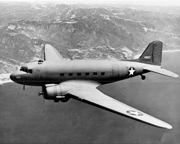 Ngày 28/11/1966, Đại Cathay bị tống lên máy bay vận tải C47 đưa ra giam giữ tại đảo Phú Quốc. Trước khi bước chân lên máy bay, Đại còn quay lại đấm một cảnh sát dập sống mũi chỉ vì hắn nghe loáng thoáng người này nói một câu gì đó không hay về hắn.