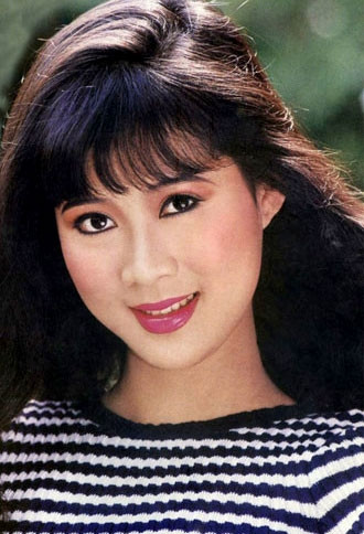 Thế nên, bà Nguyễn Thị Khuyên chả bao giờ ngờ được rằng, mình sẽ trở thành nạn nhân trong một âm mưu tàn ác của hắn. Ngày 5/8/1983, trong lần đến nhà bà Bùi Thị Khuyên ở Alhambra, Los Angeles chơi, thấy bà Bùi Thị Khuyên có kim cương và nhiều tài sản quý, Nguyễn Kim Ninh đã vạch ra một kế hoạch sát hại bà. Hắn đã dùng dao đâm nhiều nhát vào người bà Bùi Thị Khuyên, cướp đi những tài sản có giá trị của bà. Ngày 12/8/1983, Cảnh sát Mỹ đã phát lệch truy nã tên Nguyễn Kim Ninh (tức Micheal Ninh, John Nguyễn). Thế nên, bà Nguyễn Thị Khuyên chả bao giờ ngờ được rằng, mình sẽ trở thành nạn nhân trong một âm mưu tàn ác của hắn. Ngày 5/8/1983, trong lần đến nhà bà Bùi Thị Khuyên ở Alhambra, Los Angeles chơi, thấy bà Bùi Thị Khuyên có kim cương và nhiều tài sản quý, Nguyễn Kim Ninh đã vạch ra một kế hoạch sát hại bà. Hắn đã dùng dao đâm nhiều nhát vào người bà Bùi Thị Khuyên, cướp đi những tài sản có giá trị của bà. Ngày 12/8/1983, Cảnh sát Mỹ đã phát lệch truy nã tên Nguyễn Kim Ninh (tức Micheal Ninh, John Nguyễn).