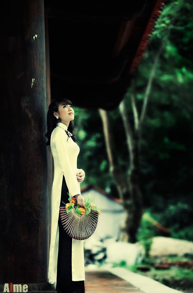 Hồng Nhung rất tích cực tham gia các hoạt động tình nguyện do đoàn thanh niên tổ chức. Dự định trong kỳ nghỉ hè sắp tới Nhung sẽ cùng các anh chị trong hội sinh viên tình nguyện tham gia tổ chức vui chơi hè cho các em thiếu nhi và những em nhỏ mồ côi ở Thanh Hóa