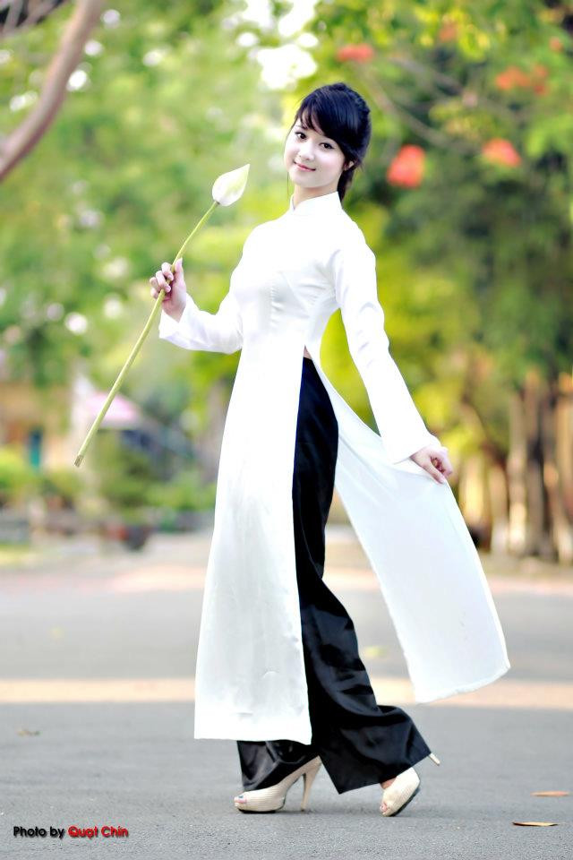 Vì đề cao việc học là trên hết mà đôi khi Huyền cảm thấy áp lực, những lúc ấy căng thẳng mệt mỏi, gia đình luôn là nơi giúp Huyền lấy lại thăng bằng, vì đi hoc xa nhà nên thời gian được ở bên bố mẹ và em trai không được nhiều, Huyền luôn nâng niu, trân trọng gia đình nhỏ của mình, và đó mãi là ngôi nhà mà Thanh Huyền yêu quý và luôn hướng về nhất những lúc vui và cả những lúc buồn Vì đề cao việc học là trên hết mà đôi khi Huyền cảm thấy áp lực, những lúc ấy căng thẳng mệt mỏi, gia đình luôn là nơi giúp Huyền lấy lại thăng bằng, vì đi hoc xa nhà nên thời gian được ở bên bố mẹ và em trai không được nhiều, Huyền luôn nâng niu, trân trọng gia đình nhỏ của mình, và đó mãi là ngôi nhà mà Thanh Huyền yêu quý và luôn hướng về nhất những lúc vui và cả những lúc buồn