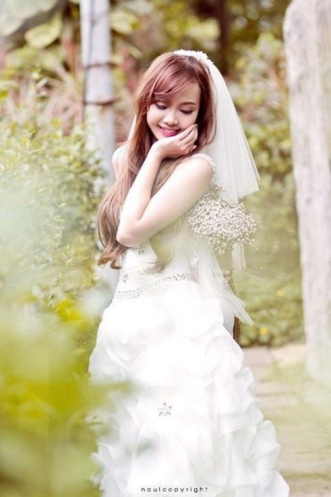 Nước da trắng mịn, mái tóc vàng óng mượt cùng khuôn mặt bầu bĩnh, cô nàng baby, đáng yêu trong từng shoot hình. Xem thêm: Cơn sốt 'thiên sứ 9X': Mỹ nữ chốn bồng lai, tiên cảnh