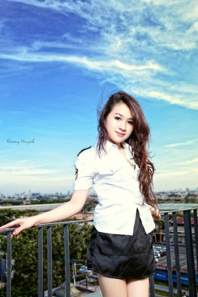 Na Pang xinh xắn trong bộ vãy áo của nữ phi công, gương mặt đẹp hài hòa, sống mũi cao, cặp mắt hút hồn đối phương. Xem thêm: Cơn sốt "Thiên sứ 9X" (P2): Đẹp như Hoàng Dung trong Anh hùng xạ điêu Na Pang xinh xắn trong bộ vãy áo của nữ phi công, gương mặt đẹp hài hòa, sống mũi cao, cặp mắt hút hồn đối phương. Xem thêm: Cơn sốt "Thiên sứ 9X" (P2): Đẹp như Hoàng Dung trong Anh hùng xạ điêu