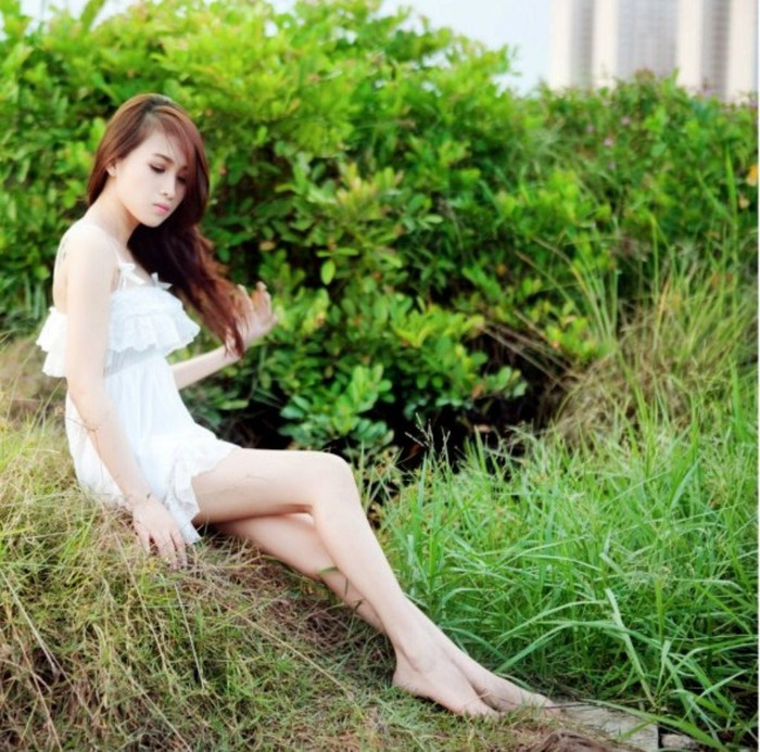 Đôi chân đẹp quyến rũ cùng nước da trắng, dáng vẻ manh mai yêu kiều, trông Na nhẹ nhàng, e lệ mà thanh thoát. Xem thêm: Cơn sốt "Thiên sứ 9X" (P2): Đẹp như Hoàng Dung trong Anh hùng xạ điêu Đôi chân đẹp quyến rũ cùng nước da trắng, dáng vẻ manh mai yêu kiều, trông Na nhẹ nhàng, e lệ mà thanh thoát. Xem thêm: Cơn sốt "Thiên sứ 9X" (P2): Đẹp như Hoàng Dung trong Anh hùng xạ điêu