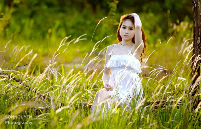 Trong ánh nắng vàng, Na rực rỡ và quyến rũ trong từng góc nhìn. Xem thêm: Cơn sốt "Thiên sứ 9X" (P2): Đẹp như Hoàng Dung trong Anh hùng xạ điêu Trong ánh nắng vàng, Na rực rỡ và quyến rũ trong từng góc nhìn. Xem thêm: Cơn sốt "Thiên sứ 9X" (P2): Đẹp như Hoàng Dung trong Anh hùng xạ điêu