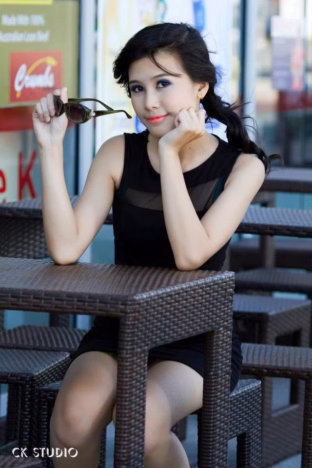 Cô nữ sinh lớp 12 này sở hữu một thân mình bốc lửa khiến nhiều cô gái phải mơ ước