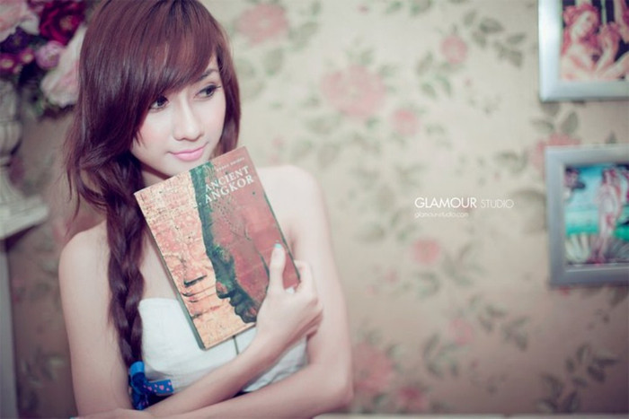 Mái tóc tết bím xinh xắn, Tuyết Trâm đẹp lung linh, dịu dàng. Xem thêm: Bí quyết "eo thon thả, dáng ngọc ngà" của 10 đại mỹ nhân Trung Hoa Mái tóc tết bím xinh xắn, Tuyết Trâm đẹp lung linh, dịu dàng. Xem thêm: Bí quyết "eo thon thả, dáng ngọc ngà" của 10 đại mỹ nhân Trung Hoa