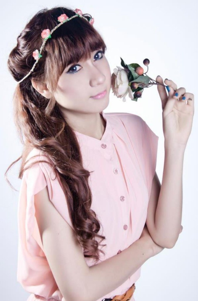 Đôi mắt đen sâu thẳm hút hồn khiến không biết bao nhiêu chàng trai phải xao lòng. Xem thêm: Bí quyết "eo thon thả, dáng ngọc ngà" của 10 đại mỹ nhân Trung Hoa Đôi mắt đen sâu thẳm hút hồn khiến không biết bao nhiêu chàng trai phải xao lòng. Xem thêm: Bí quyết "eo thon thả, dáng ngọc ngà" của 10 đại mỹ nhân Trung Hoa