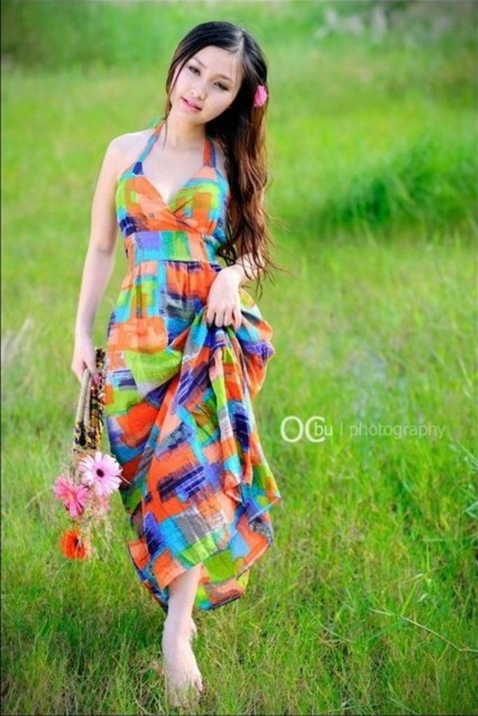 Làm điệu với bông hoa cài đầu màu hồng trẻ trung, dễ thương. Xem thêm: Cơn sốt 'thiên sứ 9X': Đẹp như mỹ nhân cổ trang Trung Hoa Làm điệu với bông hoa cài đầu màu hồng trẻ trung, dễ thương. Xem thêm: Cơn sốt 'thiên sứ 9X': Đẹp như mỹ nhân cổ trang Trung Hoa