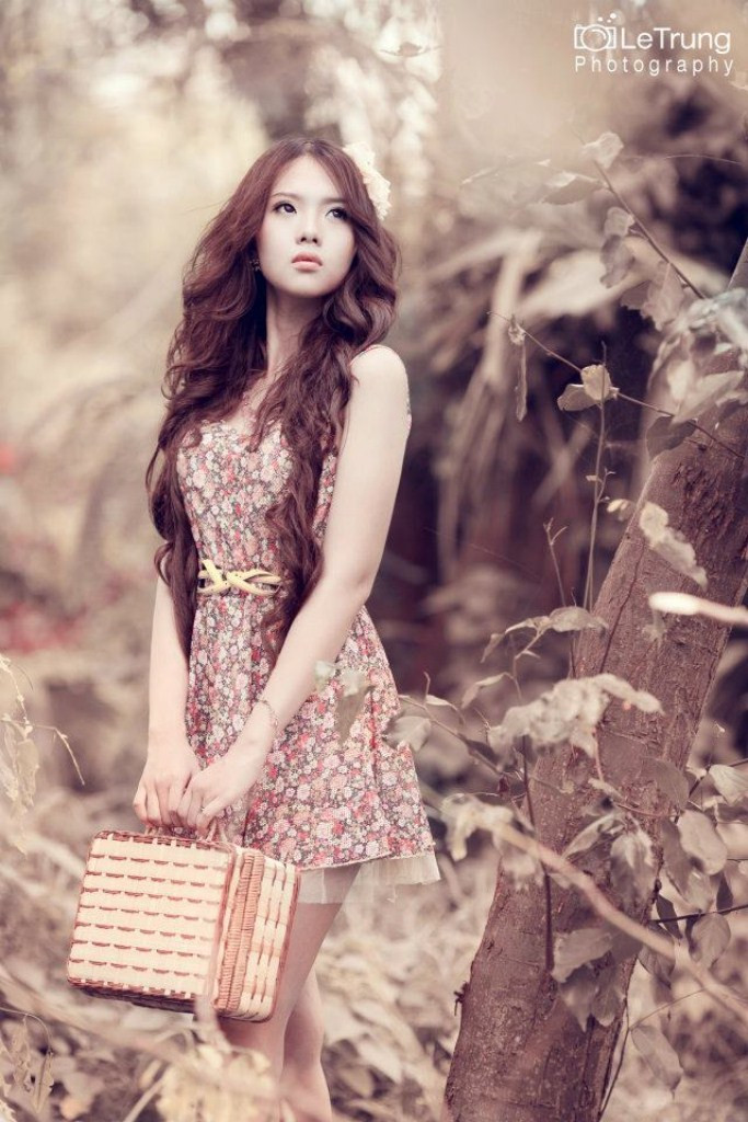 Xem thêm: Cơn sốt ''thiên sứ 9X'': Bản sao của Linh Nga? Xem thêm: Cơn sốt ''thiên sứ 9X'': Bản sao của Linh Nga?