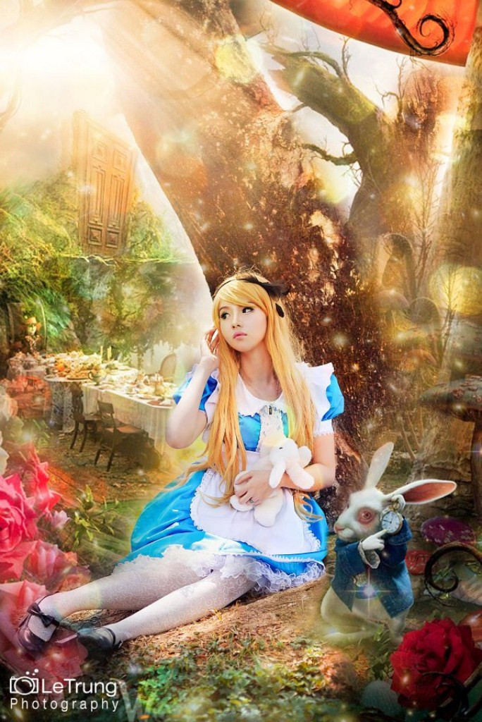 Những bữa tiệc sang trọng...và nàng công chúa kiều diễm nổi bật trong bộ váy xanh dễ thương, nữ tính. Xem thêm: Cơn sốt ''thiên sứ 9X'': Bản sao của Linh Nga? Những bữa tiệc sang trọng...và nàng công chúa kiều diễm nổi bật trong bộ váy xanh dễ thương, nữ tính. Xem thêm: Cơn sốt ''thiên sứ 9X'': Bản sao của Linh Nga?