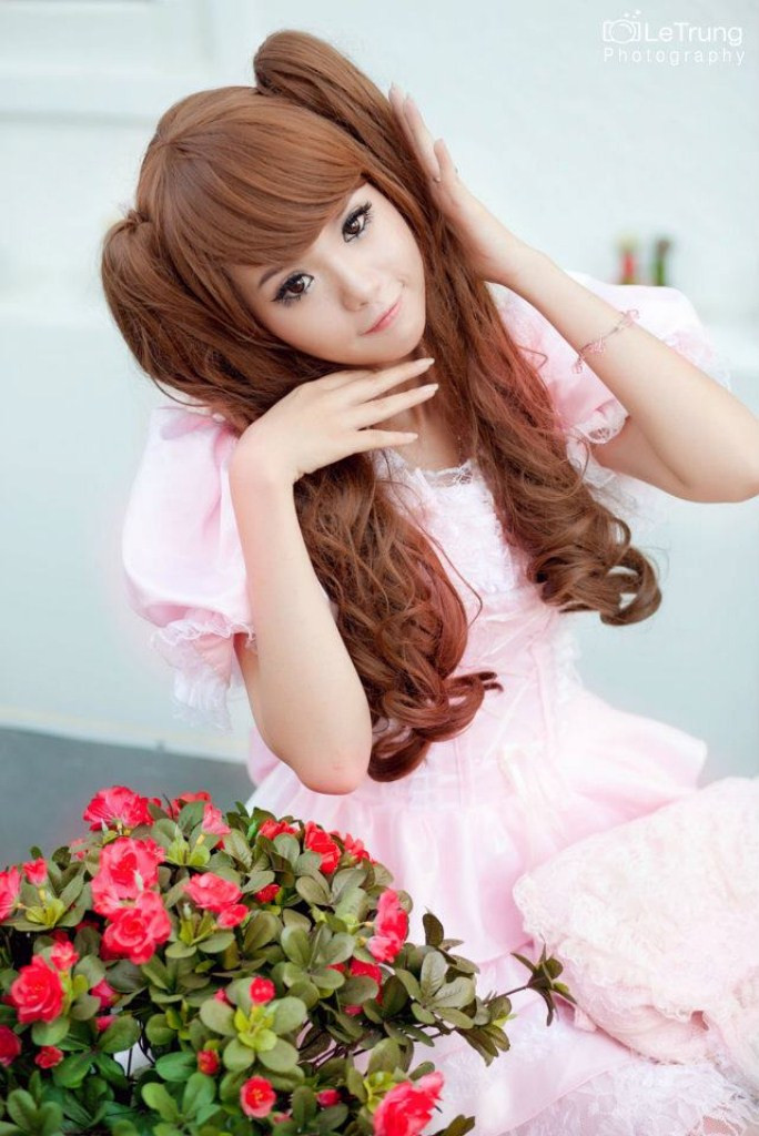 Khuôn mặt đáng yêu, có hồn, đôi mắt trong sáng, đôi môi gợi cảm Minh Trúc (Mitu Kat) diện váy hồng bồng bềnh như một búp bê barbie thực sự. Xem thêm: Cơn sốt ''thiên sứ 9X'': Bản sao của Linh Nga? Khuôn mặt đáng yêu, có hồn, đôi mắt trong sáng, đôi môi gợi cảm Minh Trúc (Mitu Kat) diện váy hồng bồng bềnh như một búp bê barbie thực sự. Xem thêm: Cơn sốt ''thiên sứ 9X'': Bản sao của Linh Nga?