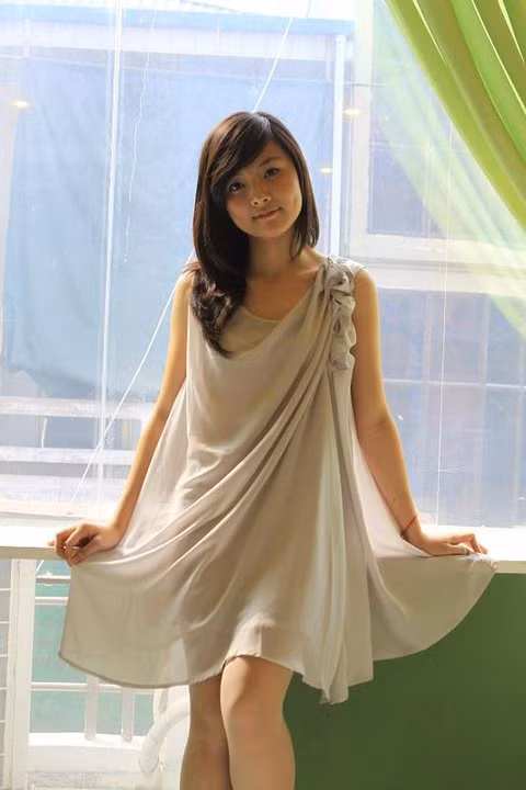 Thích mang lời ca và nụ cười đến cho mọi người, đó là lý do Thu Trang thường xuyên tham gia các chương trình văn nghệ mỗi khi có cơ hội.