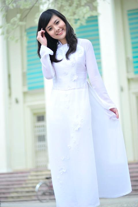 ... và xinh tươi, hồn nhiên trong tà áo trắng tinh khôi tuổi học trò ... và xinh tươi, hồn nhiên trong tà áo trắng tinh khôi tuổi học trò