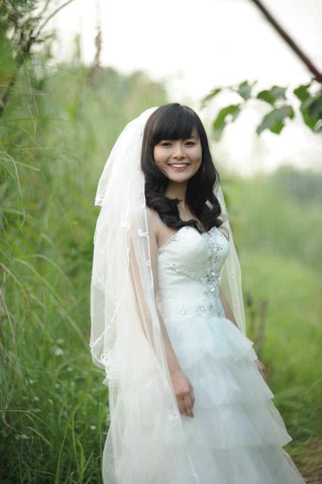 Thu Trang lộng lẫy trong những short hình "tập làm cô dâu"... Thu Trang lộng lẫy trong những short hình "tập làm cô dâu"...