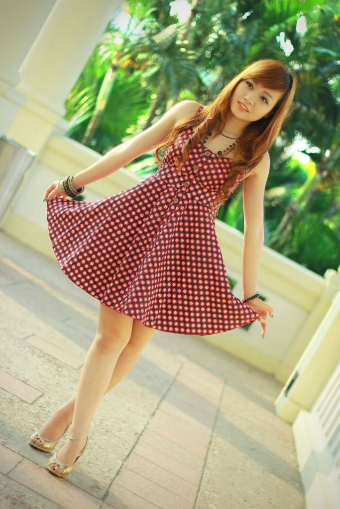 Nét ngây thơ, đáng yêu cùng vóc dáng mảnh mai, yêu kiều Minh Trang luôn thu hút đối phương bởi phong cách thời trang đáng yêu, gu thẩm mỹ ấn tượng và nụ cười trong sáng