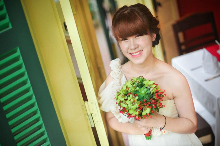 Hồng Nhi đã được mời quay một số cảnh áo dài cho đài NHK, VTV Huế và chương trình truyền hình thực tế về Huế ở đài Kansai - KTV (Nhật Bản), cô nàng "tour guide" này đã từng lên truyền hình Nhật làm xôn xao cư dân mạng, ngoài ra Nhi còn tham gia cuộc thi HHT Icont 2007 trên báo Hoa học trò