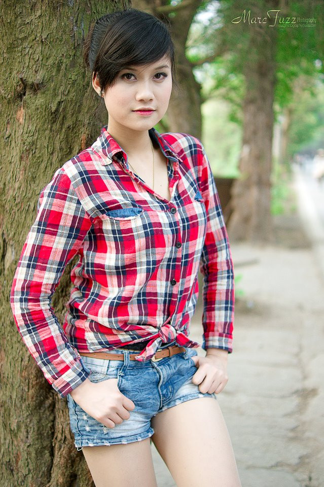 Một Thu Thủy với phong cách style trẻ trung, năng động dạo phố, Thu Thủy luôn thu hút mọi ánh nhìn, những shoot hình này Thủy nổi bật và cá tính trên phố ngày hè