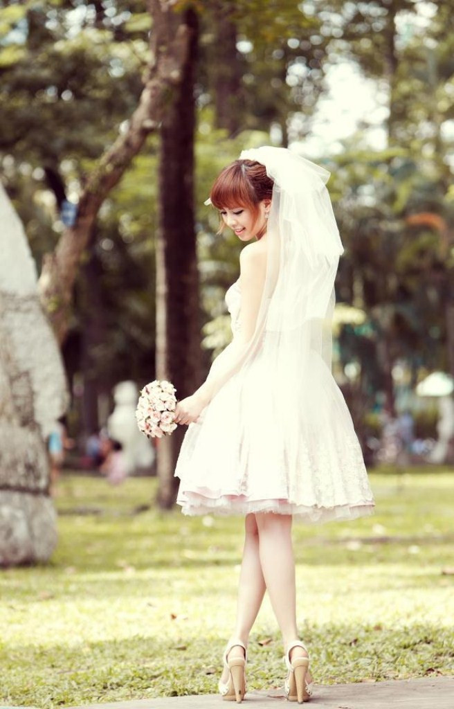 Nàng công chúa mảnh mai ấy luôn cuốn hút mọi ảnh nhìn của đối phương, những shoot hình này khiến ai ngắm cũng phải ngưỡng mộ. Xem thêm: "Cơn sốt" thiên sứ 9X: "em gái" của Tiểu Long Nữ - Lưu Diệc Phi?