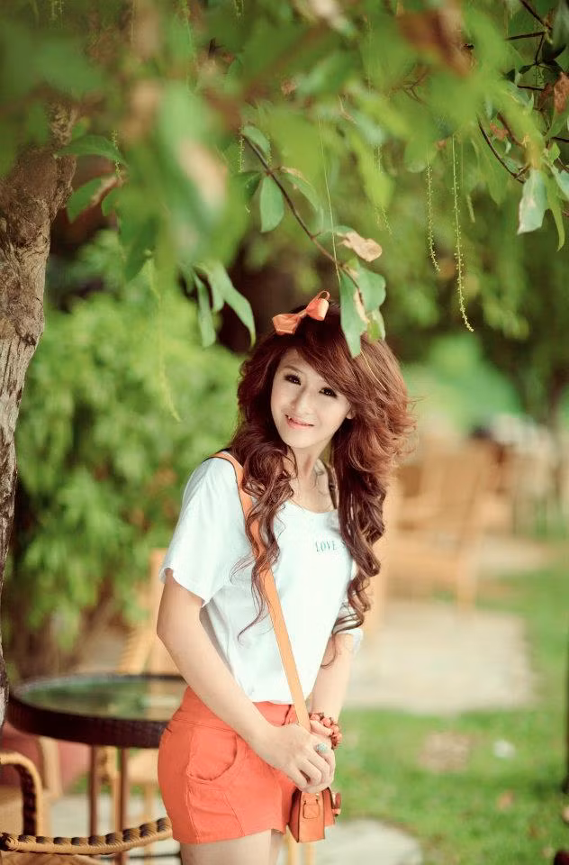 Sở hữu vóc dáng chuẩn và gương mặt đẹp, Dung luôn là tâm điểm thu hút mọi ánh nhìn