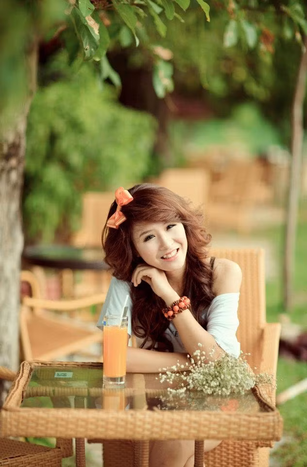 Nguyễn Dương Dung hiện đang là sinh viên năm thứ nhất Tường ĐH Văn hóa thể thao và du lịch Thanh Hóa. Là một gương mặt khá ấn tượng sau cuộc thi Miss Teen 2011 vừa qua.