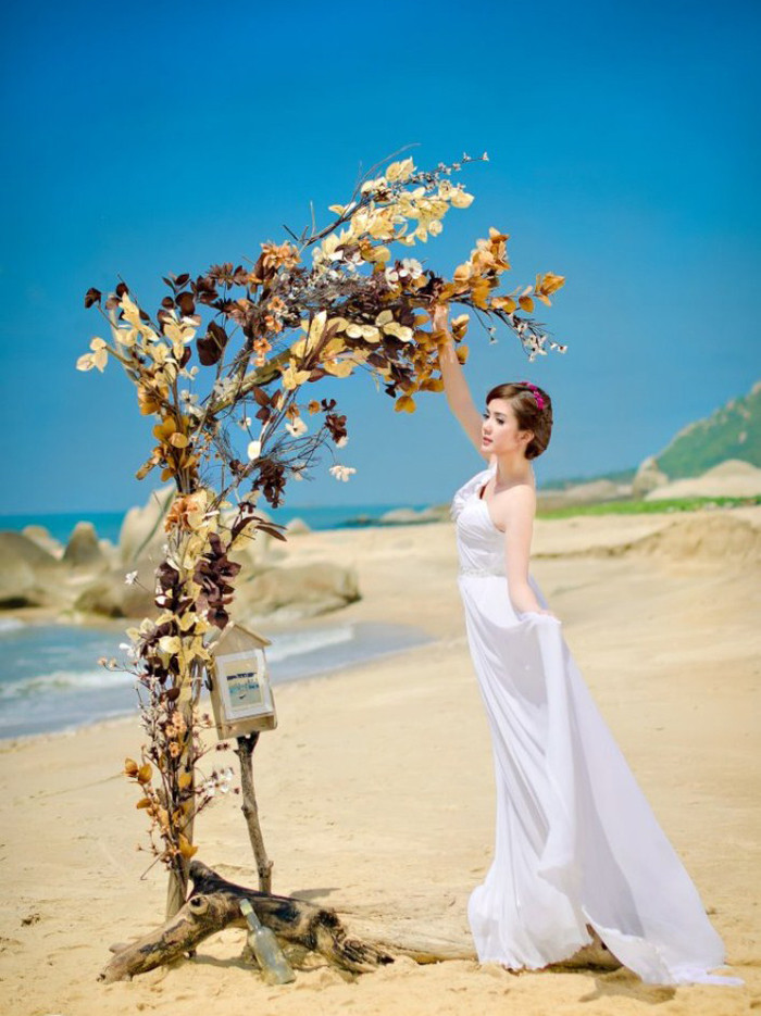 Linh Napie thường được các shop thời trang nổi tiếng mời chụp mẫu, làm quảng cáo hình ảnh, nhờ có vóc dáng chuẩn và nụ cười dễ thương Linh Napie thường được các shop thời trang nổi tiếng mời chụp mẫu, làm quảng cáo hình ảnh, nhờ có vóc dáng chuẩn và nụ cười dễ thương