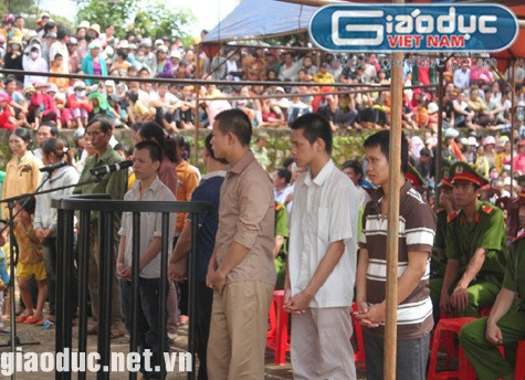 Các bị cáo tại phiên tòa Các bị cáo tại phiên tòa