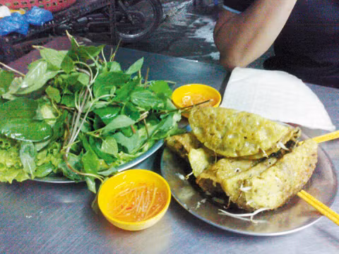 Rau sống ăn kèm với nhiều món ăn rất hấp dẫn và ngon bởi sự tươi ngon, mát.