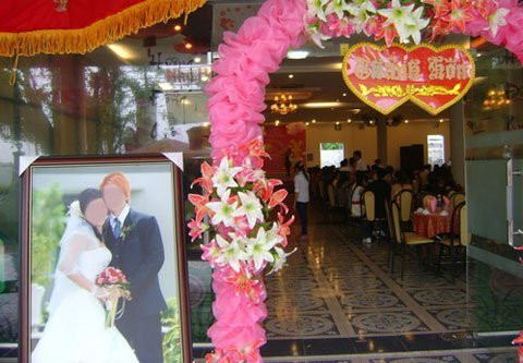 Hình ảnh đám cưới đồng tính nữ gây xôn xao Hình ảnh đám cưới đồng tính nữ gây xôn xao