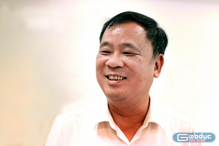 Thầy Hồ Tuấn Anh - Hiệu trưởng Trường Trung học cơ sở Quỳnh Phương, thị xã Hoàng Mai (Nghệ An). Ảnh: NVCC thầy tuấn anh.png