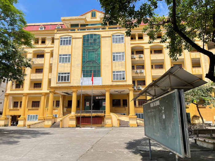 Khu giảng đường chính của Trường Đại học Phương Đông ở cơ sở 2, lãnh đạo Phòng Tổng hợp khẳng định dù có Trường THPT Văn Hiến cùng hoạt động trong khuôn viên nhà trường nhưng đến nay vẫn chưa có ảnh hưởng gì đến giảng dạy và học tập. Ảnh: Trung Dũng GDVN_a4.jpg