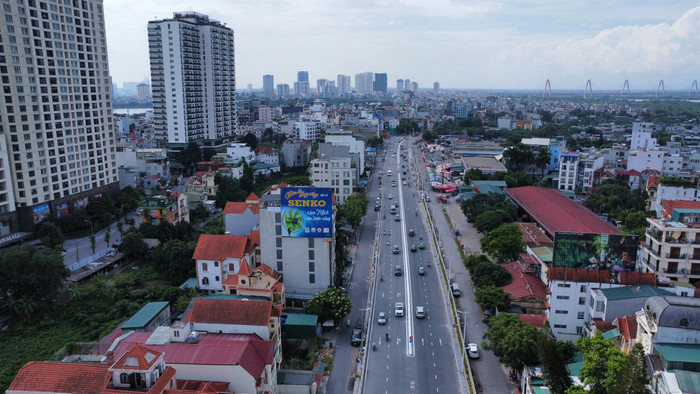 Việc mở rộng đường Âu Cơ sẽ giúp cho việc lưu thông giữa quận Ba Đình, Hoàn Kiếm với Cảng hàng không quốc tế Nội Bài thông qua tuyến đường cầu Nhật Tân của người dân thuận tiện hơn. GDVN_10.jpg