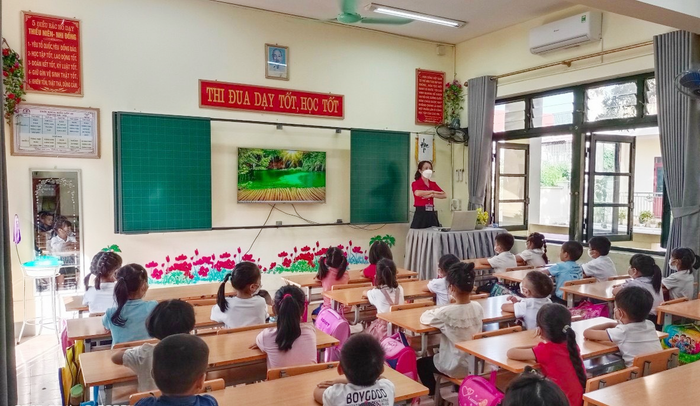 Các giáo viên kỳ vọng, khi có giấy phép hành nghề dạy học sẽ thôi thúc được tinh thần phấn đấu, nổ lực của những người làm nghề giáo. Ảnh minh họa: Trung Dũng GDVN_a1.png