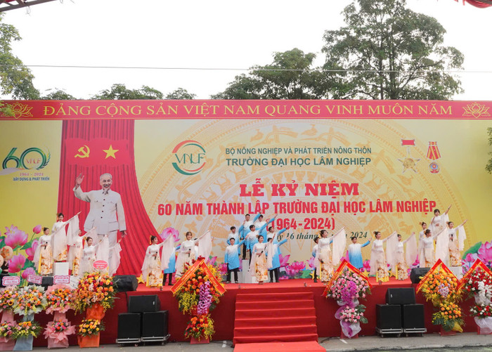 Ngày 16/11, Trường Đại học Lâm nghiệp tổ chức Lễ kỷ niệm 60 năm ngày thành lập (1964-2024). f719abab8b8030de6991.jpg