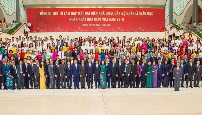 Hôm nay (18/11), trong không khí toàn ngành Giáo dục đang hân hoan, phấn khởi chào mừng 42 năm Ngày Nhà giáo Việt Nam 20/11, Tổng Bí thư Ban Chấp hành Trung ương Đảng Cộng sản Việt Nam Tô Lâm tới dự buổi gặp mặt với đại diện nhà giáo, cán bộ quản lý giáo dục 2.jpg
