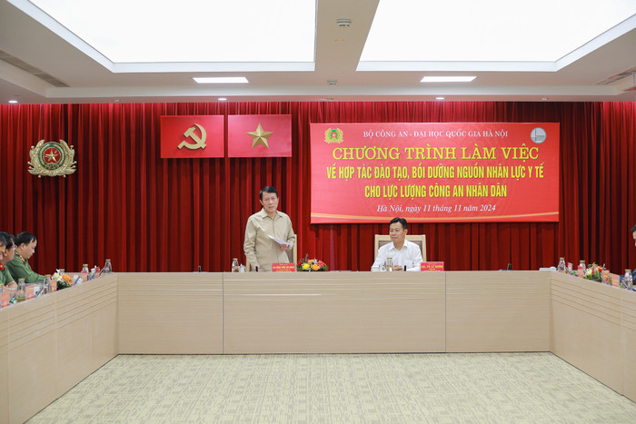 Bộ trưởng Bộ Công an Lương Tam Quang phát biểu tại buổi làm việc VNU - Truong DH Y Duoc (DHQGHN) hop tac voi Truong DH KTHC (Bo CA) (36).jpg