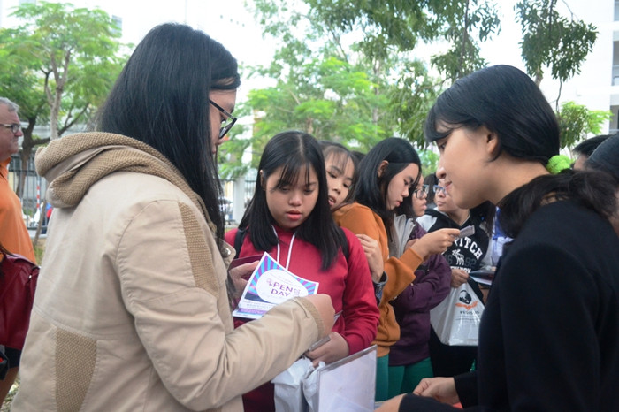Các thí sinh tham gia chương trình tư vấn tuyển sinh ngày 26/2. Ảnh: AN Các thí sinh tham gia chương trình tư vấn tuyển sinh ngày 26/2. Ảnh: AN