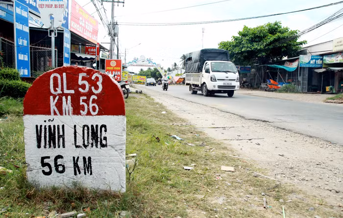 Quốc lộ 53 đoạn Long Hồ - Ba Si đang bị xuống cấp nằm trong dự án được đề xuất nâng cấp, cải tạo. Ảnh: Báo Trà Vinh