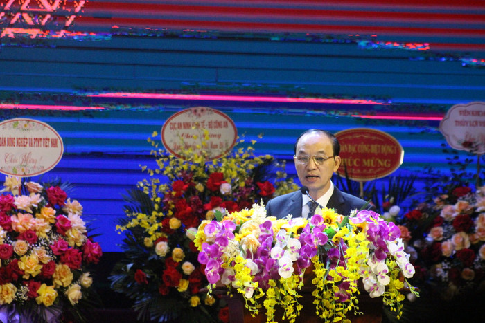 Giáo sư Trịnh Minh Thụ - Hiệu trưởng Trường Đại học Thủy lợi gửi lời tri ân các thầy cô giáo đã và đang công tác tại trường nhân Ngày nhà giáo Việt Nam 20/11. Ảnh: Trung Dũng