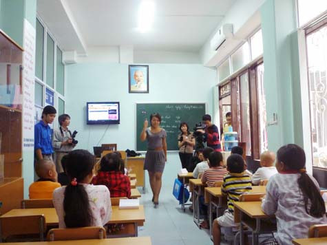 Lớp học Hy vọng sẽ có giáo trình âm nhạc riêng. (Ảnh Thu Hòe) Lớp học Hy vọng sẽ có giáo trình âm nhạc riêng. (Ảnh Thu Hòe)