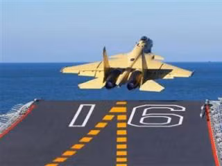 Máy bay chiến đấu J-15 của Trung Quốc - Ảnh: Reuters Máy bay chiến đấu J-15 của Trung Quốc - Ảnh: Reuters