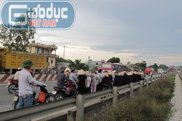 Các chú tiểu đi cùng Đại đức Thích Tâm Mẫn cho biết thêm, buổi đêm, Đại đức thường nghỉ tại nhà chùa hoặc nhà Phật tử. Các chú tiểu đi cùng Đại đức Thích Tâm Mẫn cho biết thêm, buổi đêm, Đại đức thường nghỉ tại nhà chùa hoặc nhà Phật tử.