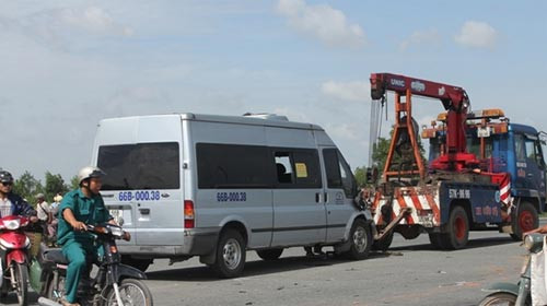 Xe khách vượt đèn đỏ, tông chết Bà mẹ Việt Nam anh hùng ảnh 1 Vượt đèn đỏ, xe khách tông chết 2 cụ già, Tin tức trong ngày, tai nan chet nguoi, tai nan giao thong, tai nan, tai nan xe khach, ba me viet nam anh hung, tai nan tren duong, o to dam chet nguoi, bao, tin nhanh, tin hot, tin tuc