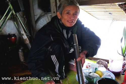 Ông lão ngoài 70 bỗng dưng “nhặt” được vợ tuổi 20 ảnh 1 Ông Nguyễn Văn Thành