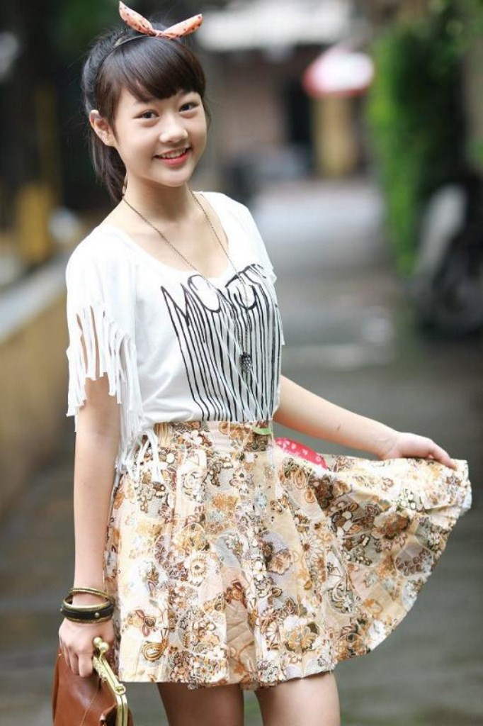 Vũ Hà An Phương sinh năm 1997, cô bé xinh xắn này hiện đang học Trường THCS Việt Nam - Angiêri, Hà Nội