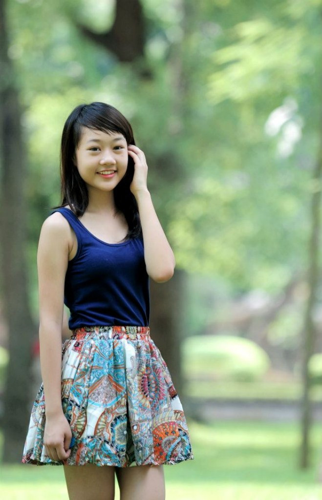 Không những xinh xắn, ở trường An Phương là một lớp phó được các bạn yêu mến bởi gương mặt đáng yêu và thân thiện, dễ gần, biệt tài ăn nói của Phương tạo được niềm tin đối với các bạn