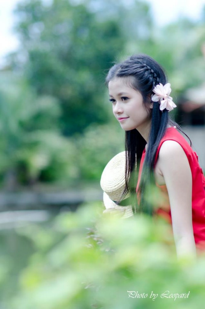 Nguyễn Võ Thiên Hương sinh năm 1996, hiện đang học lớp 10 Trường THPT Lý Thường Kiệt - TP.Hồ Chí Minh Nguyễn Võ Thiên Hương sinh năm 1996, hiện đang học lớp 10 Trường THPT Lý Thường Kiệt - TP.Hồ Chí Minh