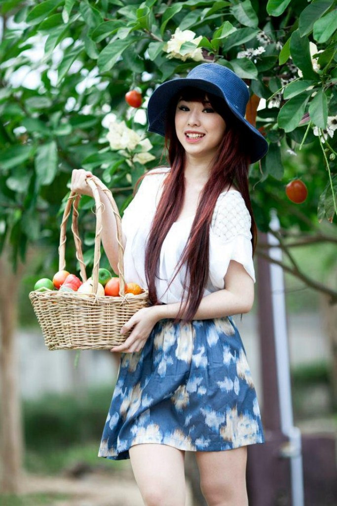 Chung Nguyệt Như sinh năm 1992, là một gương mặt model khá nổi cho các shop thời trang Sài thành. Xem thêm: Cơn sốt "thiên sứ 9X ": Ánh mắt trong veo như nước hồ thu Chung Nguyệt Như sinh năm 1992, là một gương mặt model khá nổi cho các shop thời trang Sài thành. Xem thêm: Cơn sốt "thiên sứ 9X ": Ánh mắt trong veo như nước hồ thu